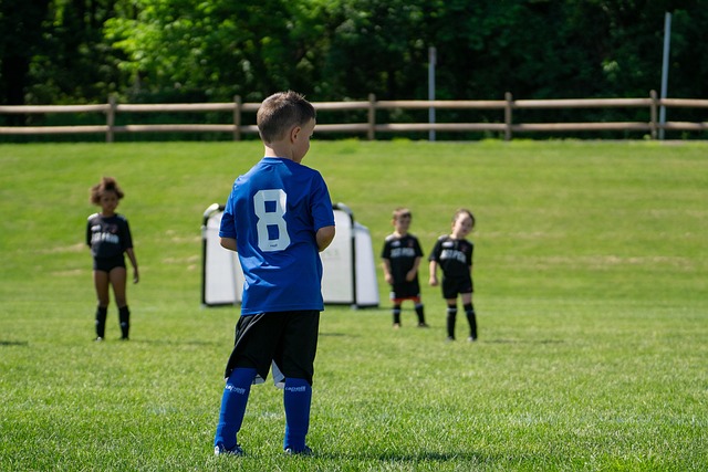 一名替补球 一名替补球